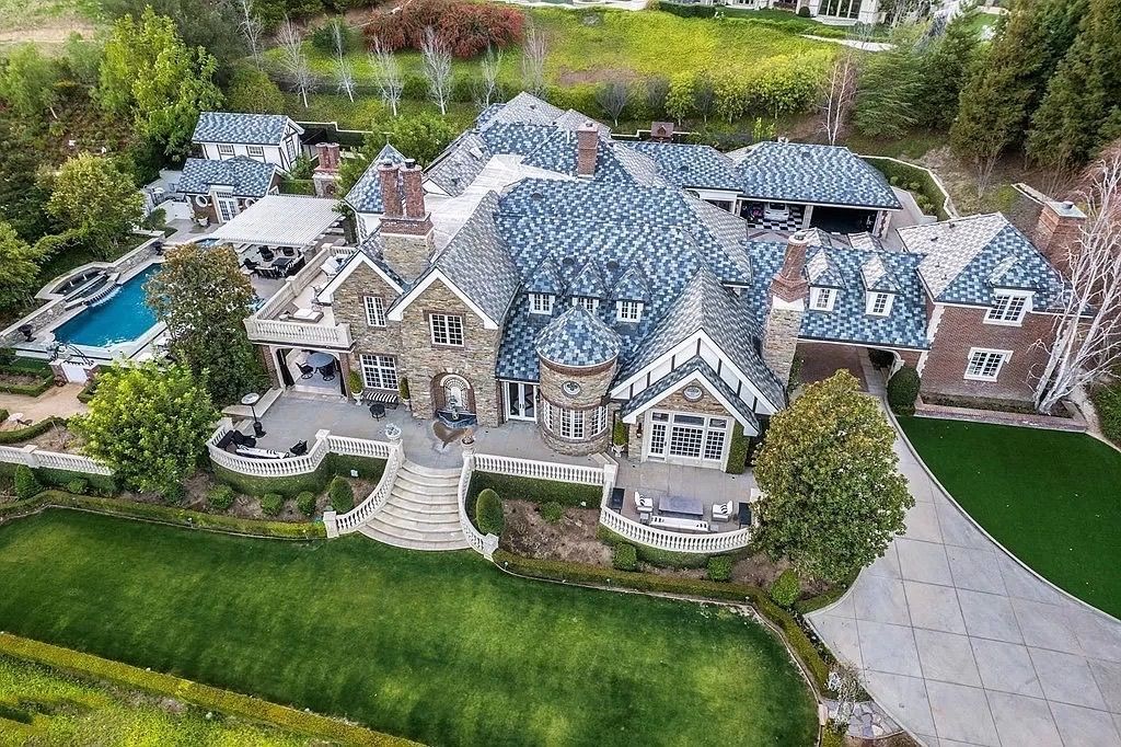 Traditional Style Estate