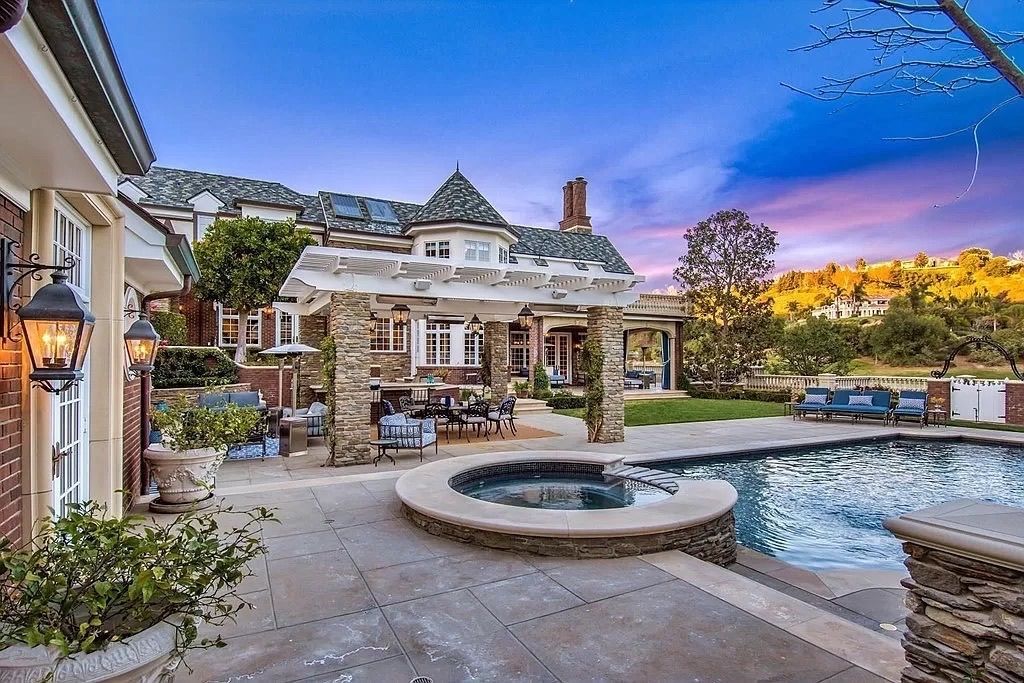 Traditional Style Estate