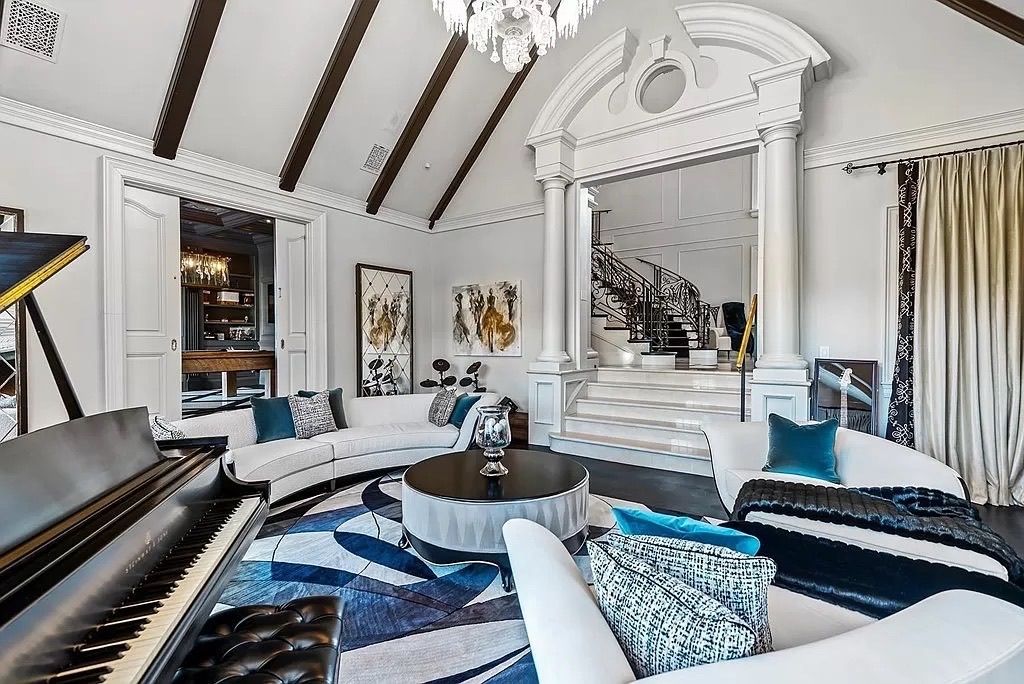 Traditional Style Estate