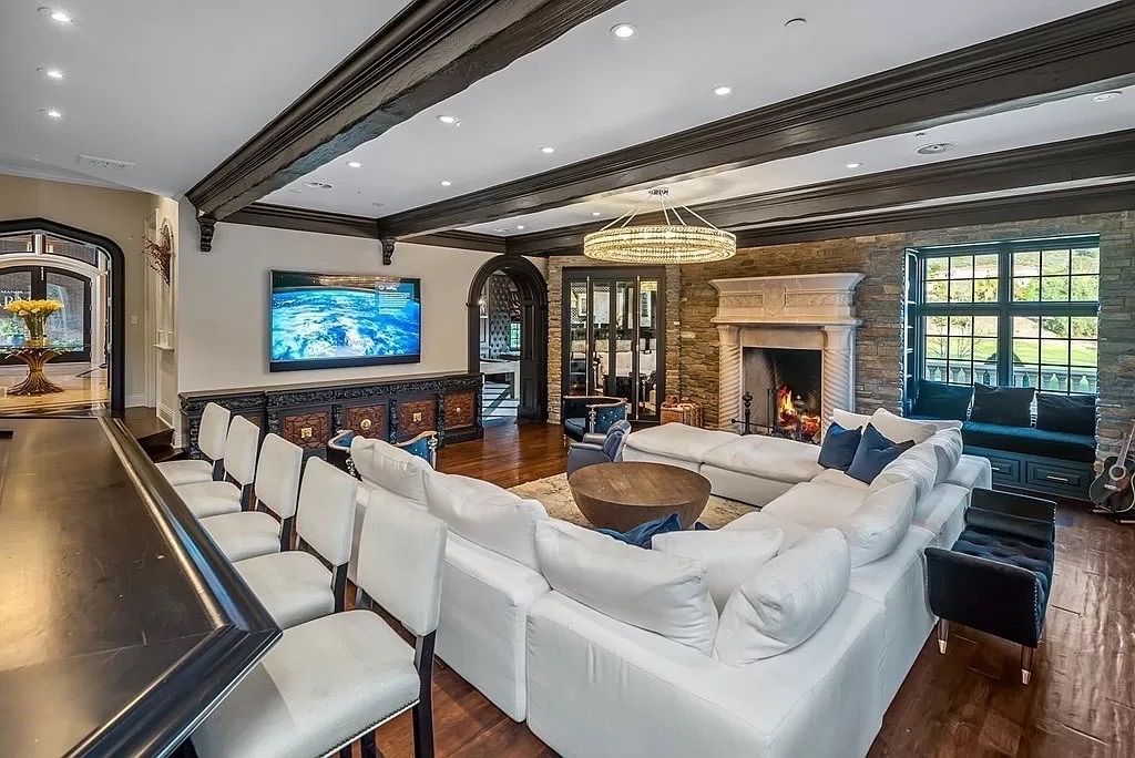 Traditional Style Estate