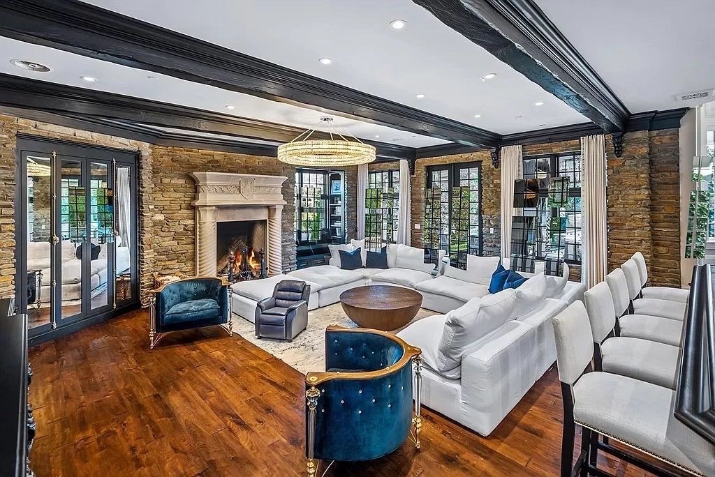 Traditional Style Estate