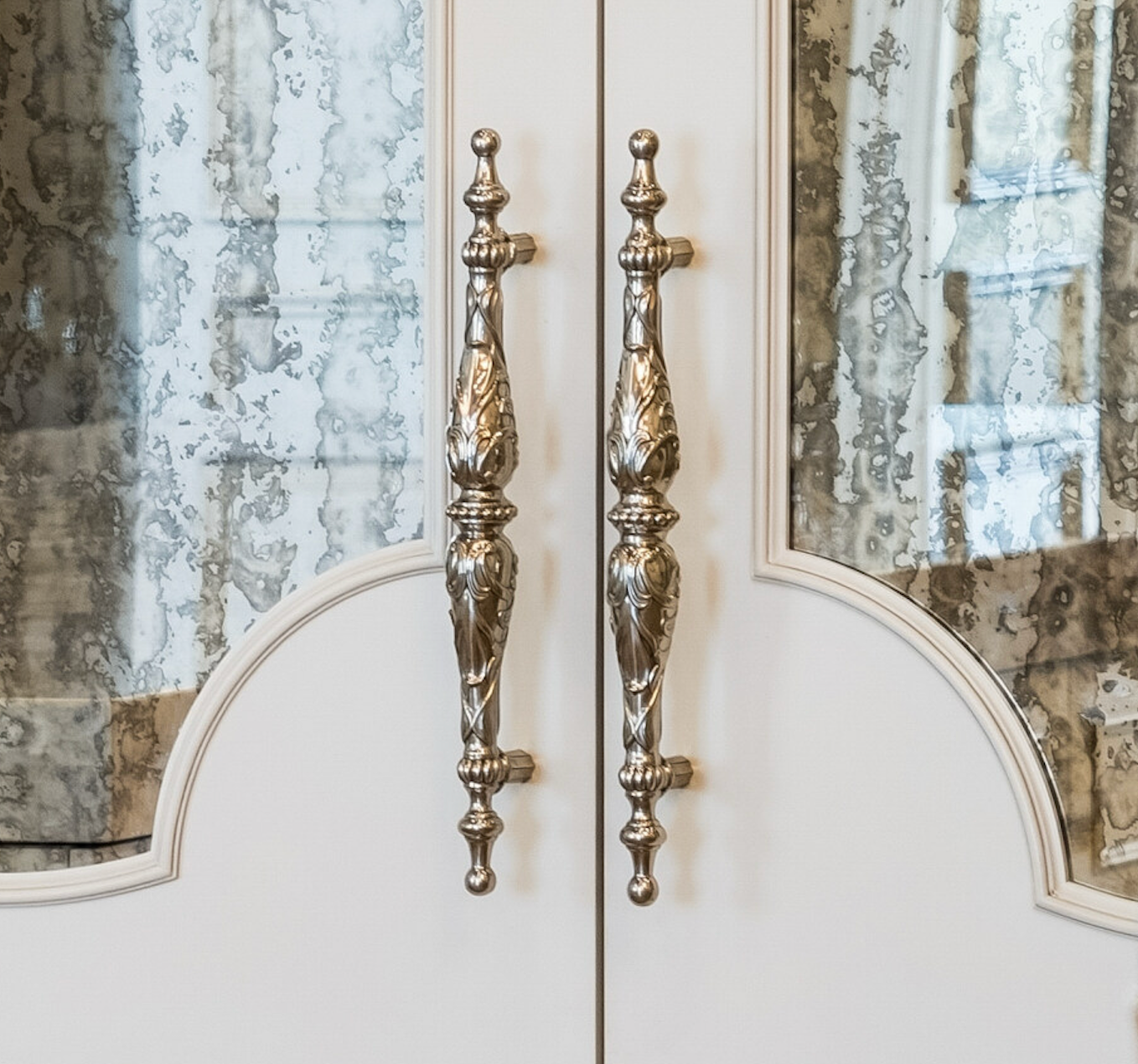 Luxury hidden fridge handles