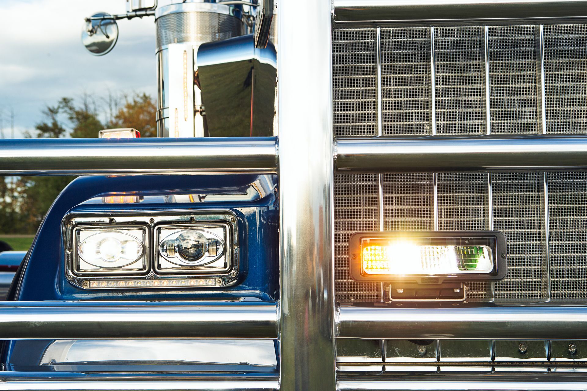 Side Lights of Truck - Greenwood, IN - Diesel Tech Truck & Trailer