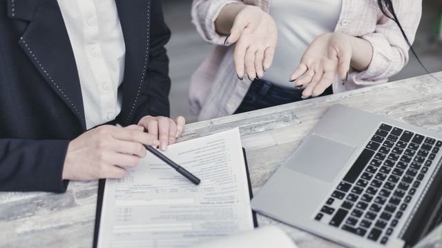 Essential Steps to Take When Facing Legal Issues in Your Business