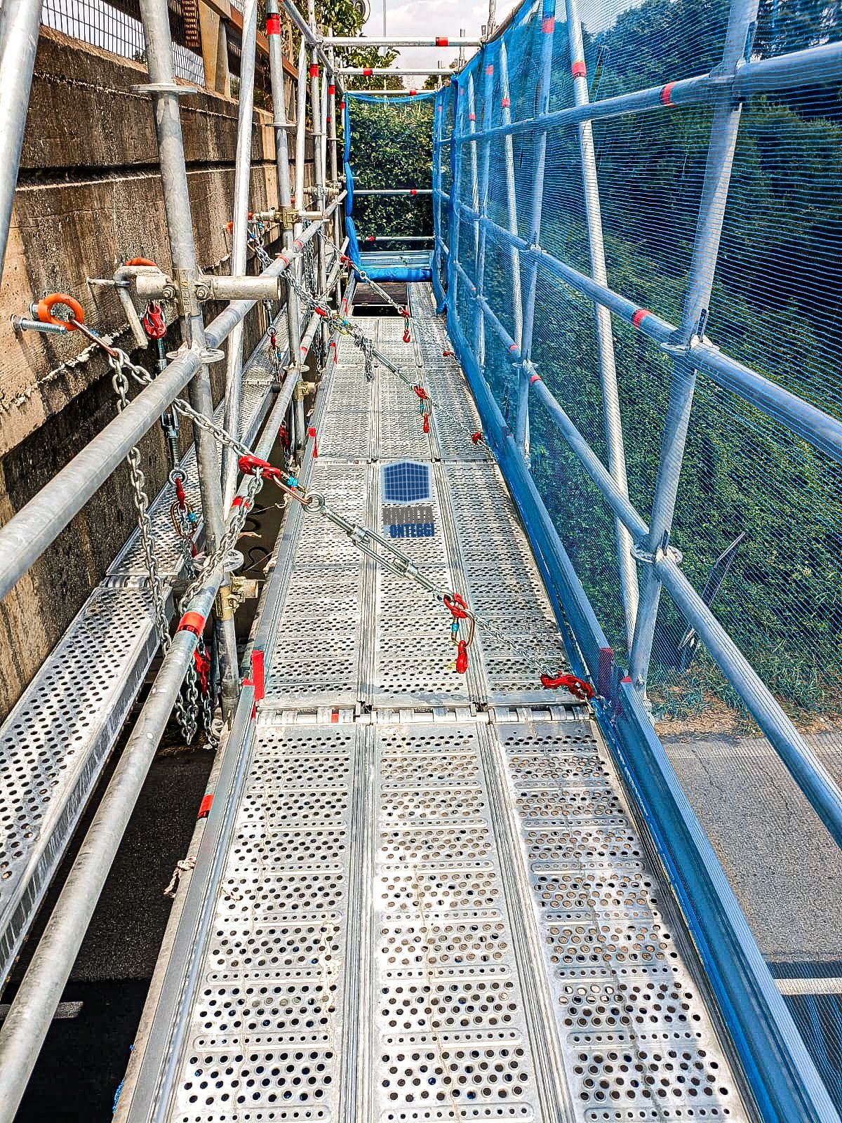ponteggio sospeso per cordoli