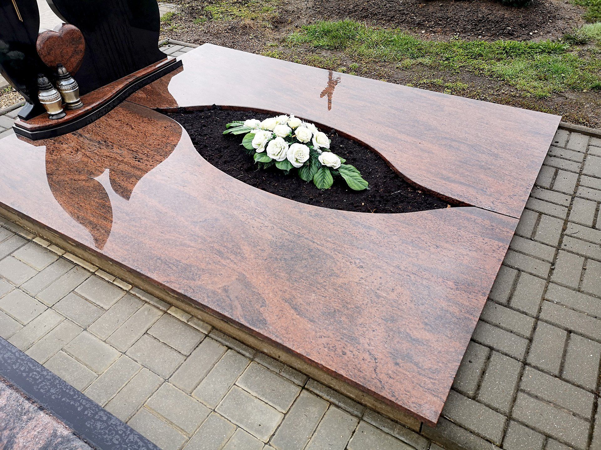 Akmenita - Kapų apdaila