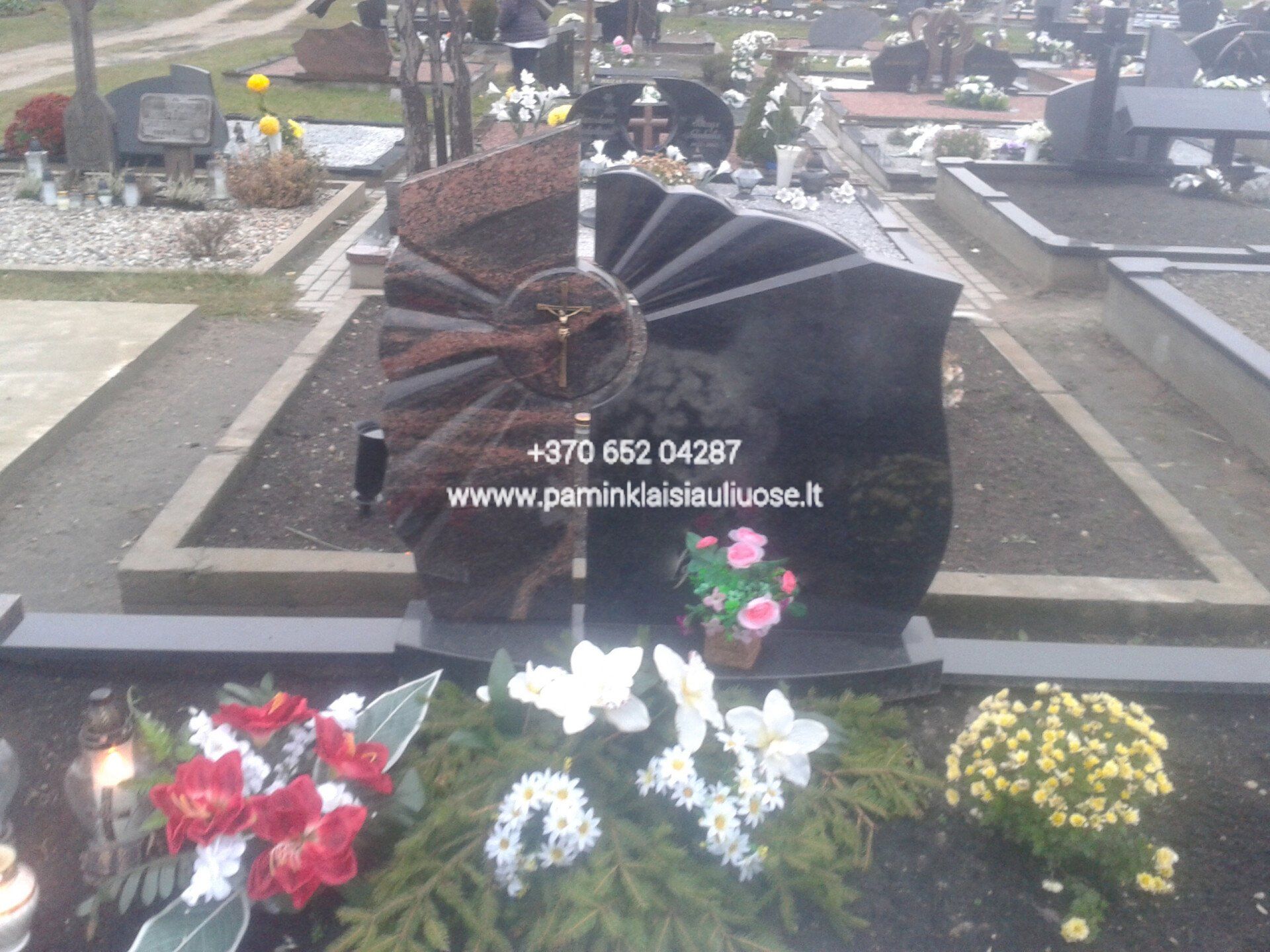 Akmenita, ĮI | 2 dalių paminklai