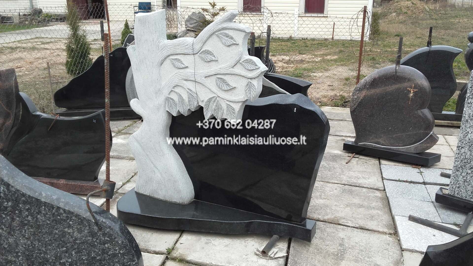 Akmenita, ĮI | 2 dalių paminklai