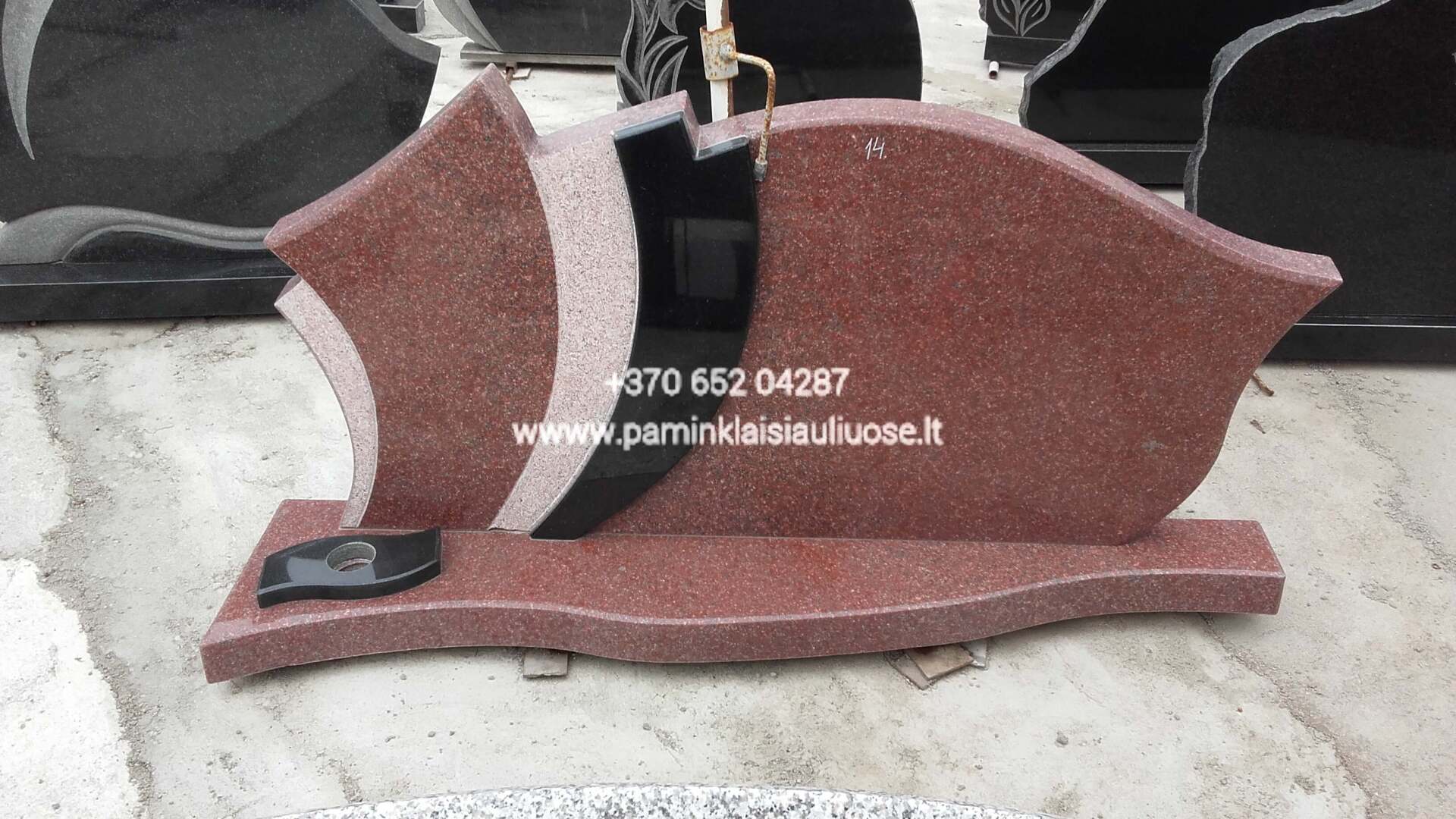 Akmenita, ĮI | 2 dalių paminklai