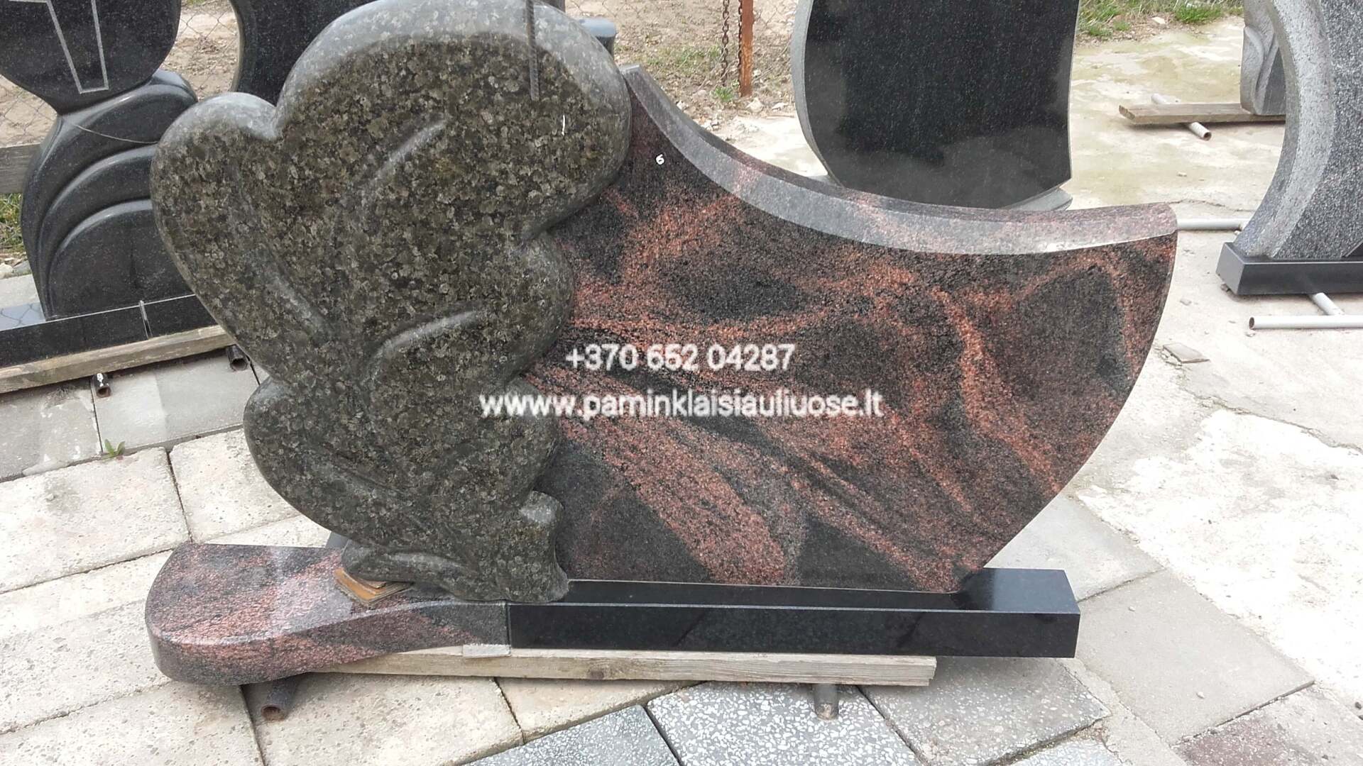 Akmenita, ĮI | 2 dalių paminklai