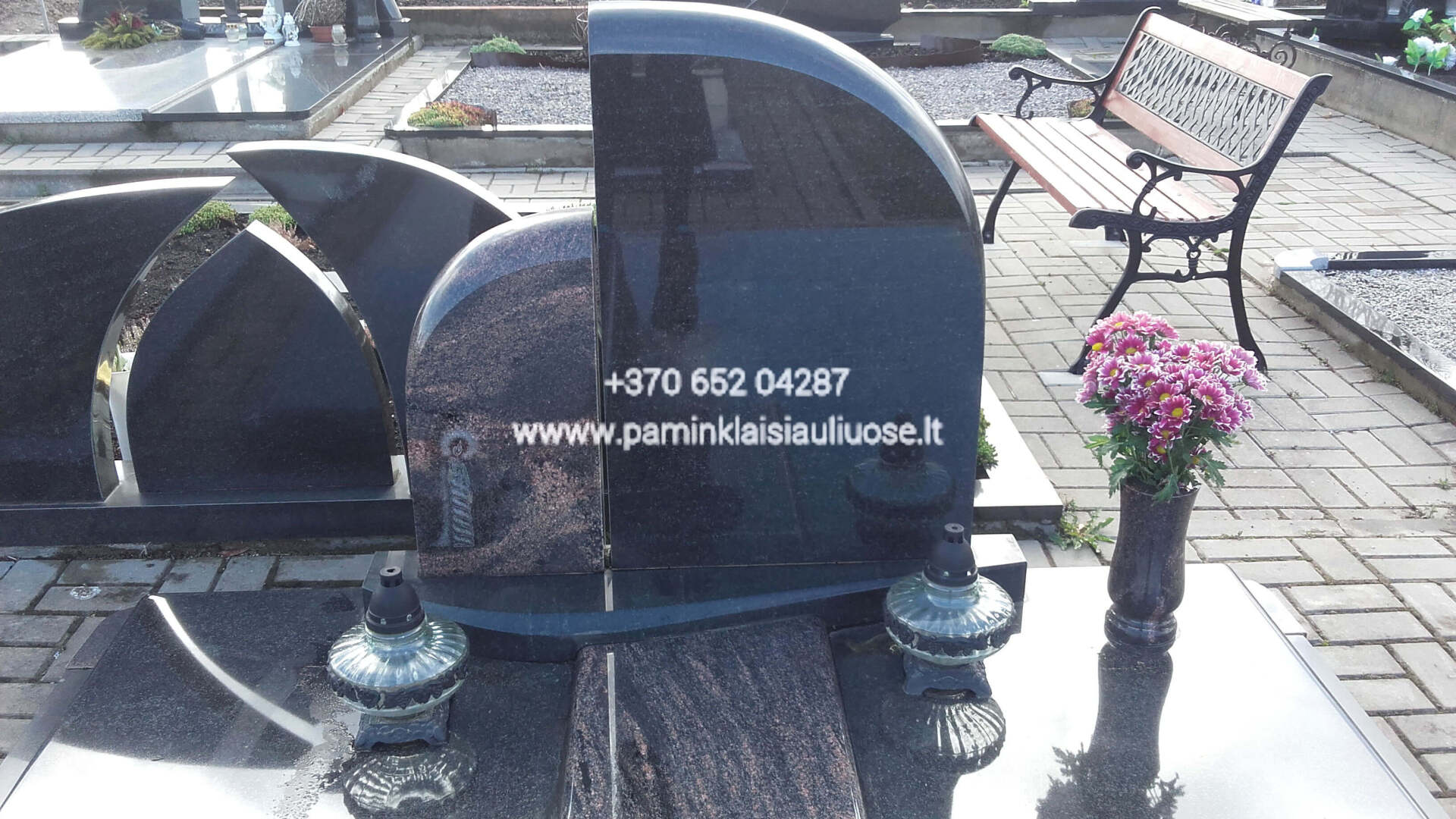 Akmenita, ĮI | 2 dalių paminklai