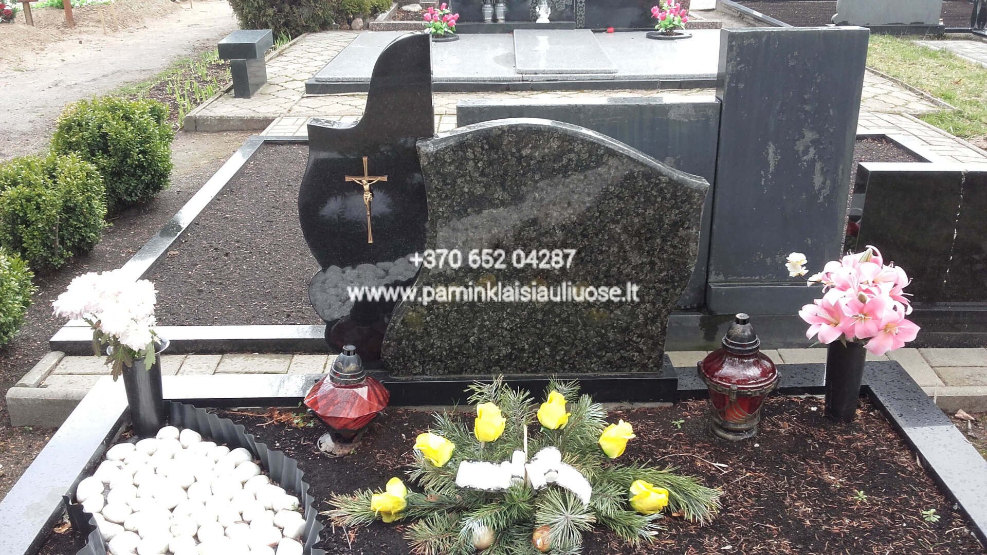 Akmenita, ĮI | 2 dalių paminklai