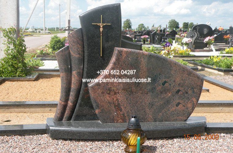 Akmenita, ĮI | 2 dalių paminklai