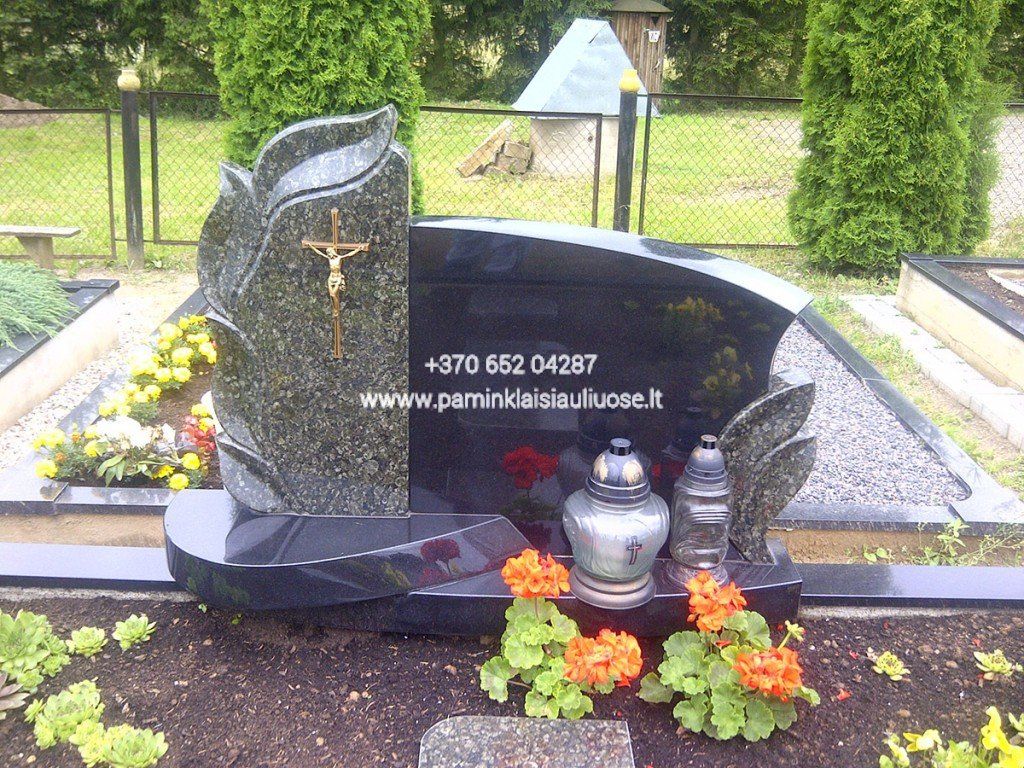 Akmenita, ĮI | 2 dalių paminklai