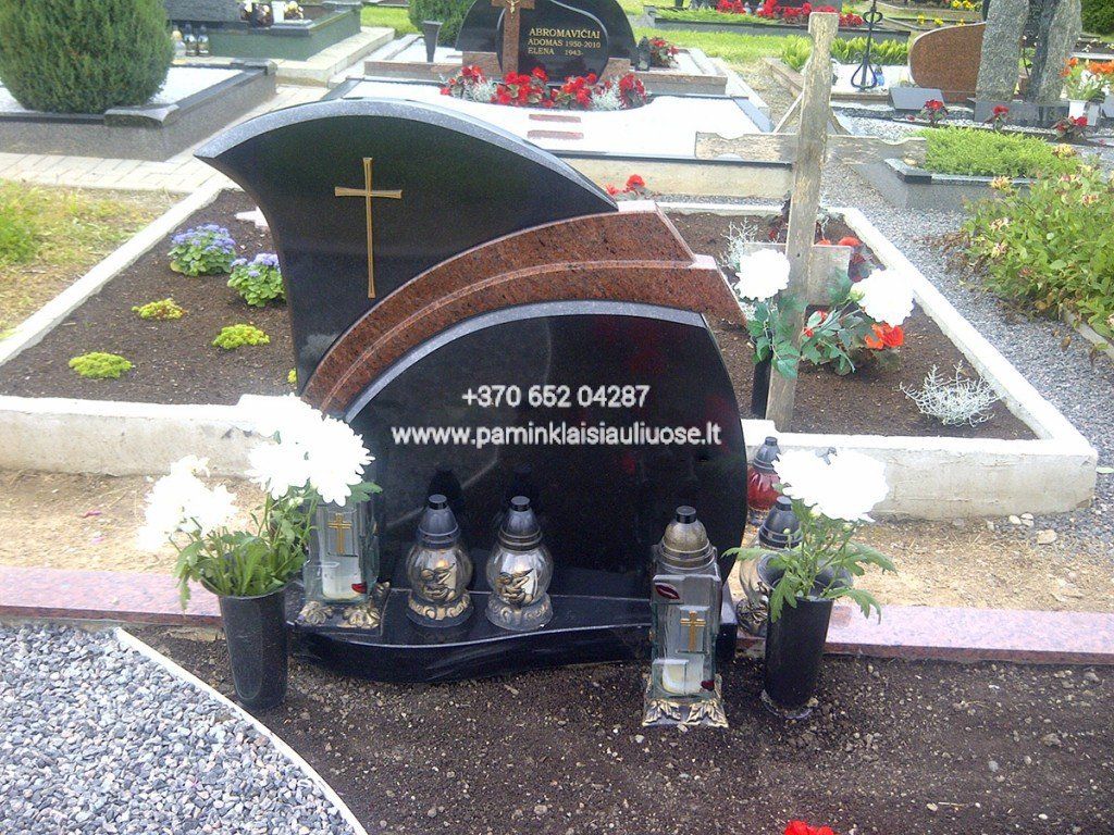 Akmenita, ĮI | 2 dalių paminklai