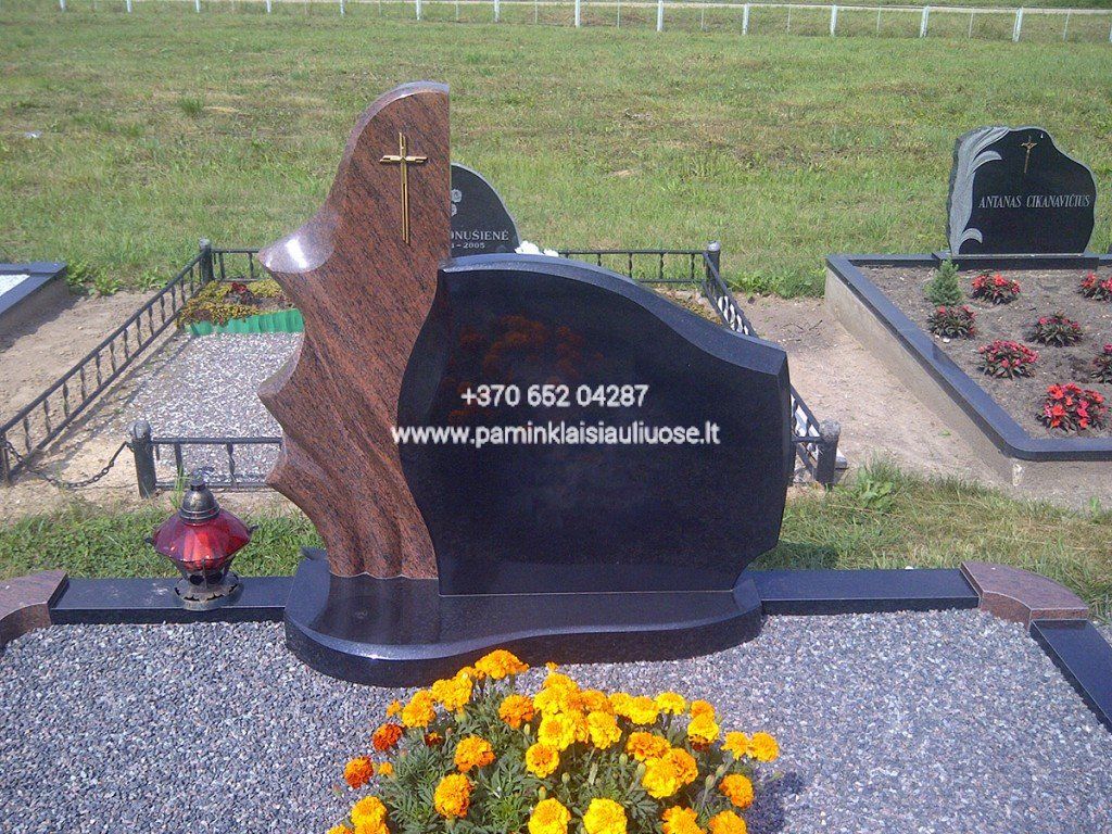 Akmenita, ĮI | 2 dalių paminklai