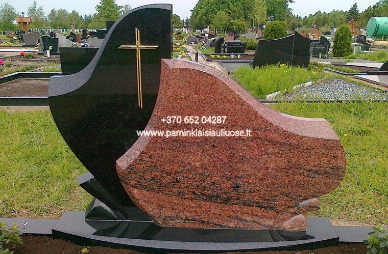 Akmenita, ĮI | 2 dalių paminklai