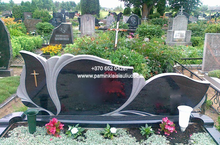 Akmenita, ĮI | 2 dalių paminklai