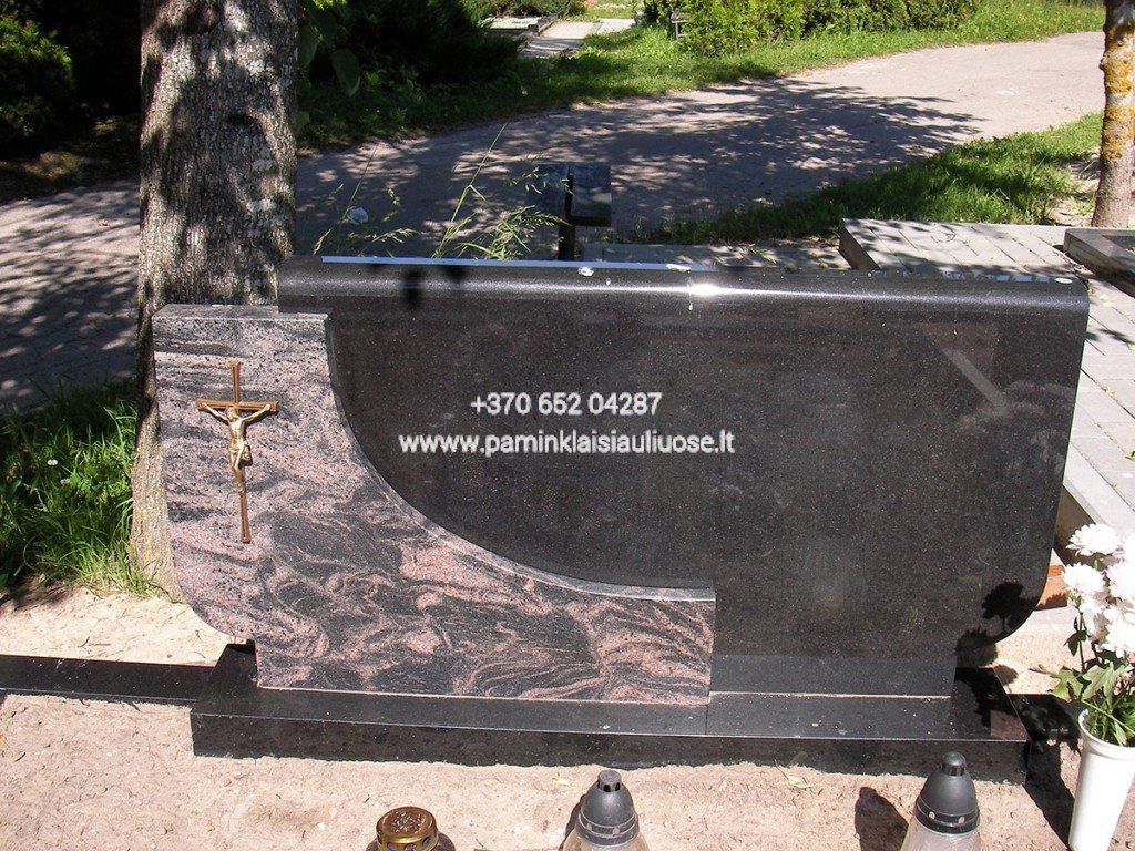 Akmenita, ĮI | 2 dalių paminklai