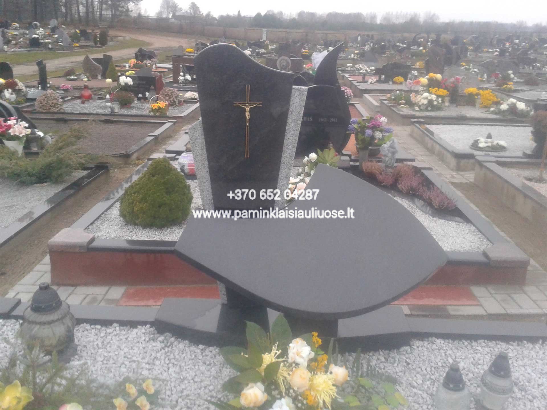 Akmenita, ĮI | 2 dalių paminklai