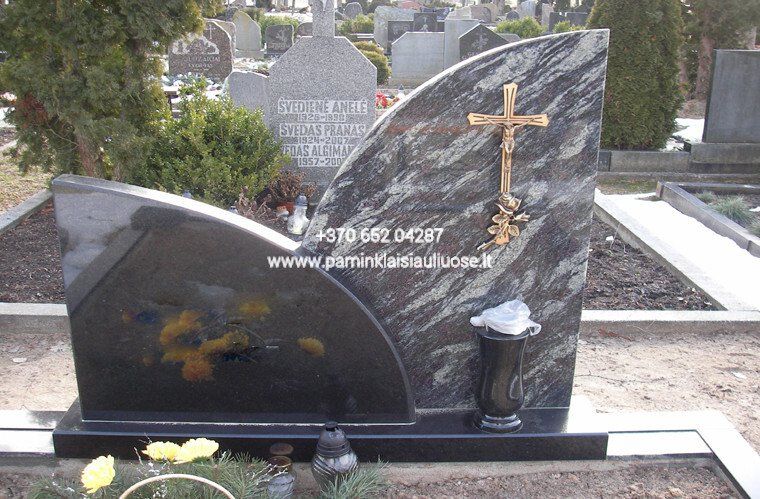 Akmenita, ĮI | 2 dalių paminklai