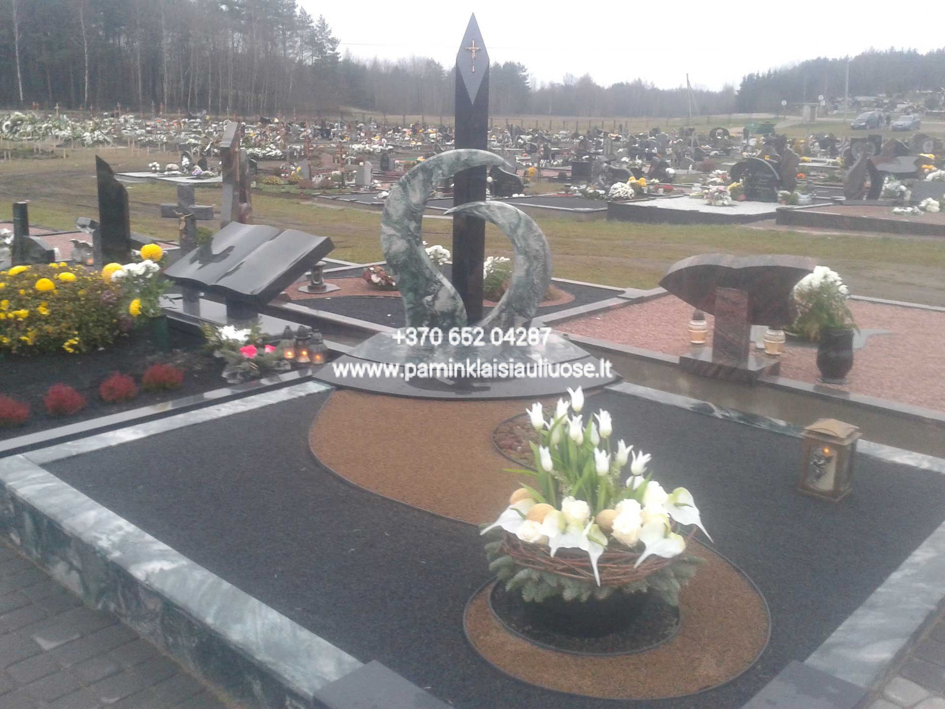 Akmenita, ĮI | 3 dalių paminklai