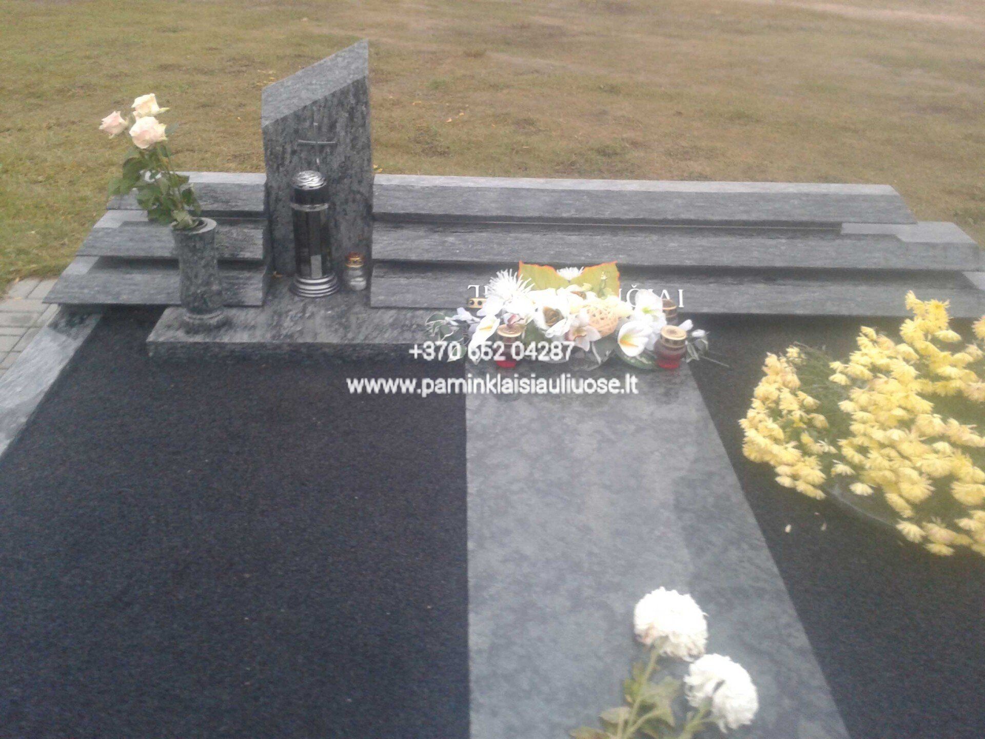 Akmenita, ĮI | 3 dalių paminklai