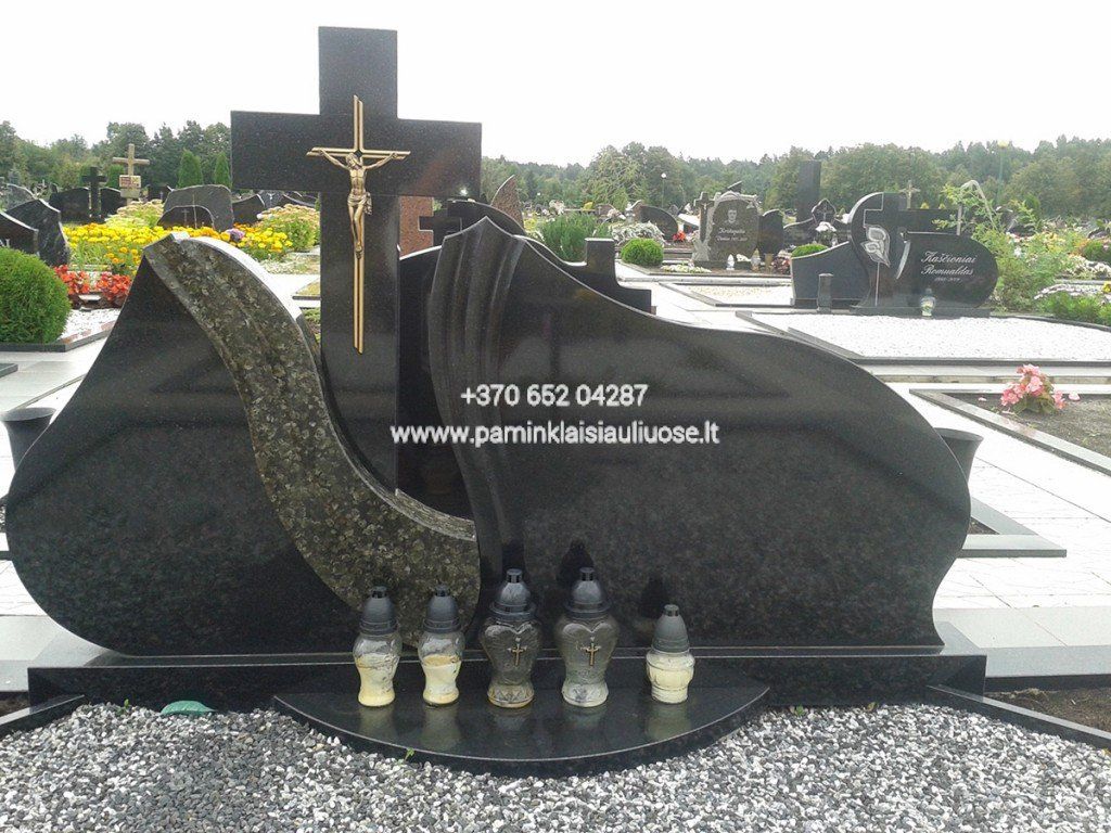 Akmenita, ĮI | 3 dalių paminklai