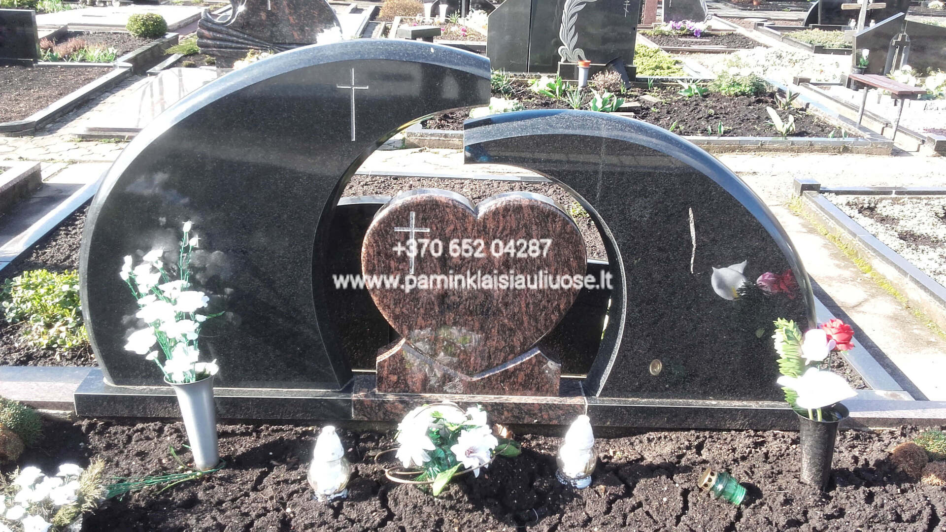 Akmenita, ĮI | 3 dalių paminklai