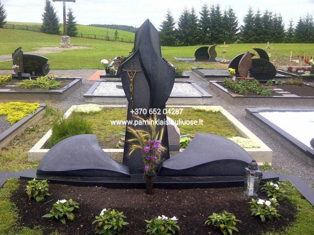 Akmenita, ĮI | 3 dalių paminklai