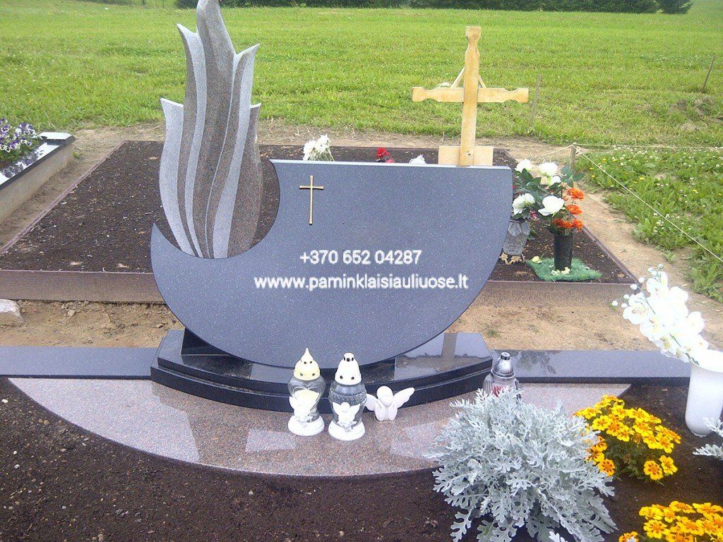 Akmenita, ĮI | 3 dalių paminklai