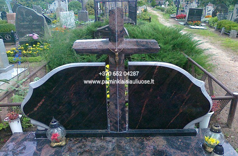 Akmenita, ĮI | 3 dalių paminklai