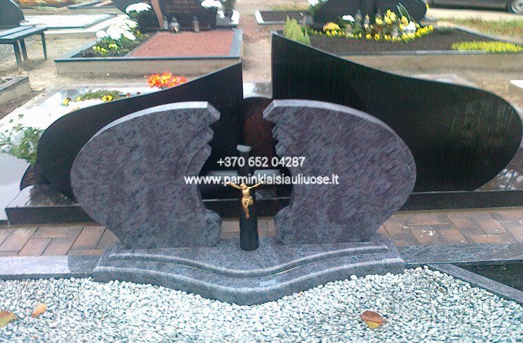 Akmenita, ĮI | 3 dalių paminklai