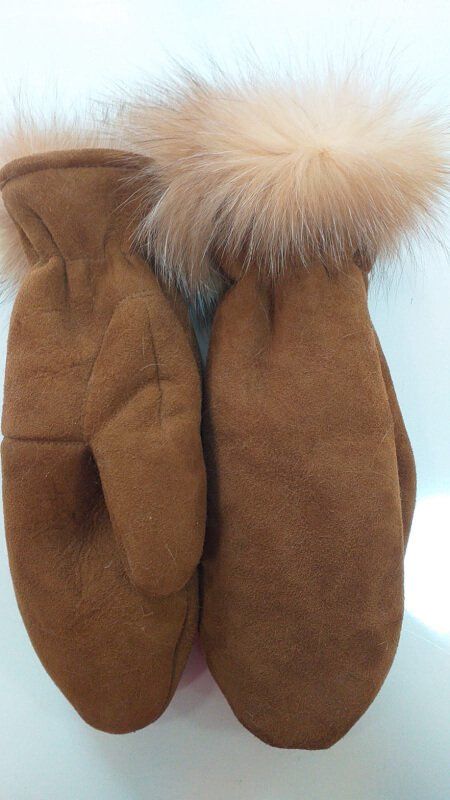 Ādas cimdi Purvciemā, Pļavniekos