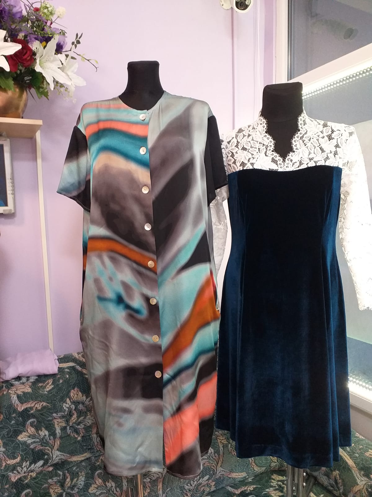 Izlaiduma kleita, kāzu kleita, svinību kleita, apģērba remonts Purvciemā, Šūšanas pakalpojumi Purvciemā, šūšanas darbnīca, šūšana, apģērbu remonts, aizkaru šūšana,