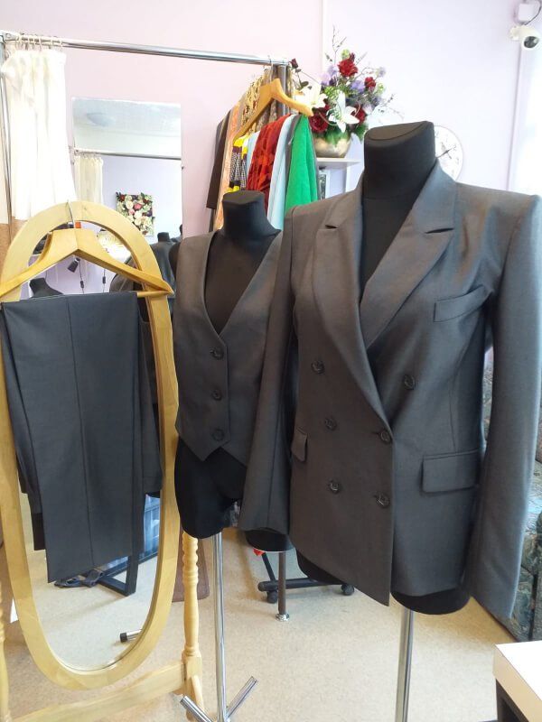 Šūt žaketi pēc individuāla pasūtījuma