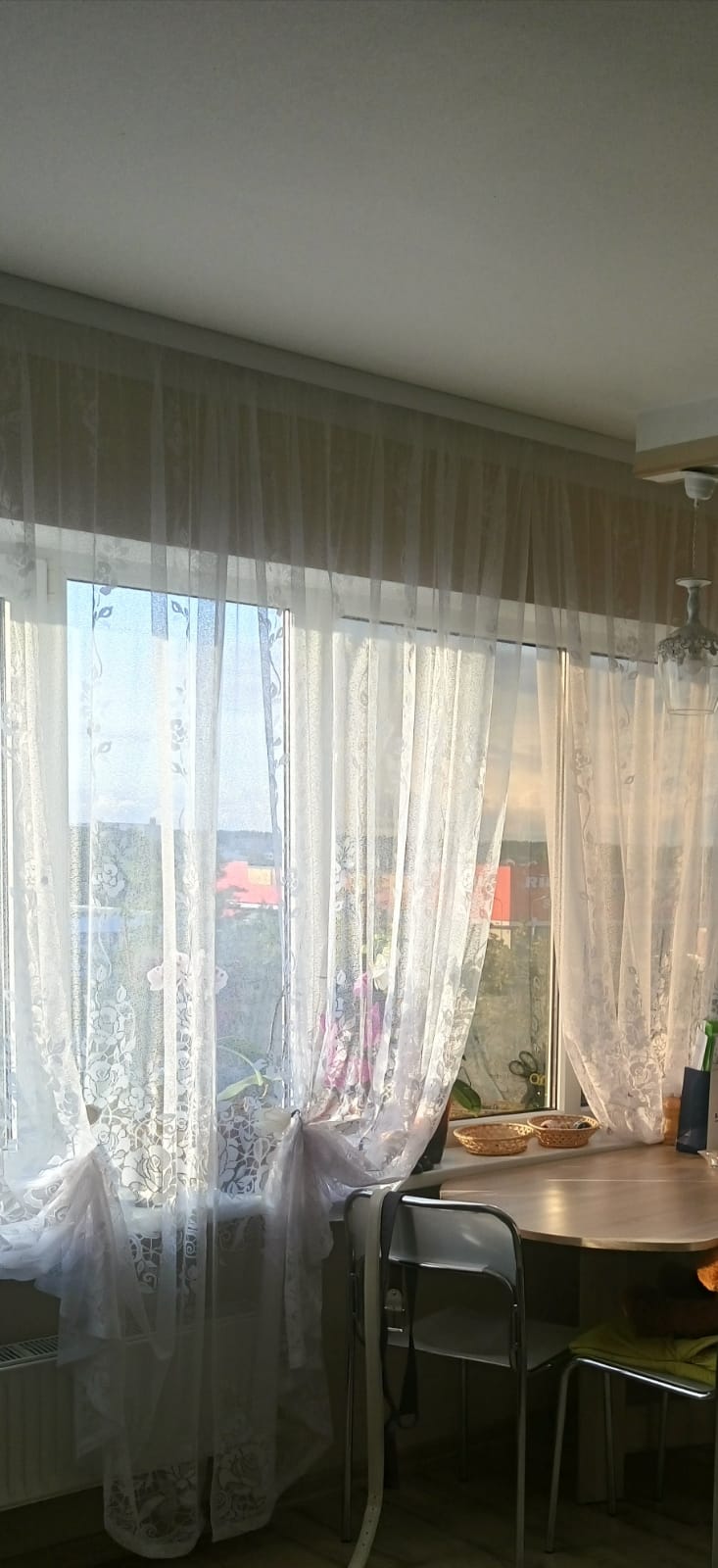 Aizkaru šūšana, aizkaru izstrāde, virtuves aizkaru šūšana, aizkari, aizkari Rīgā, aizkari Purvciemā, Šūšanas pakalpojumi Purvciemā, Purvciems, apģērba remonts Purvciemā