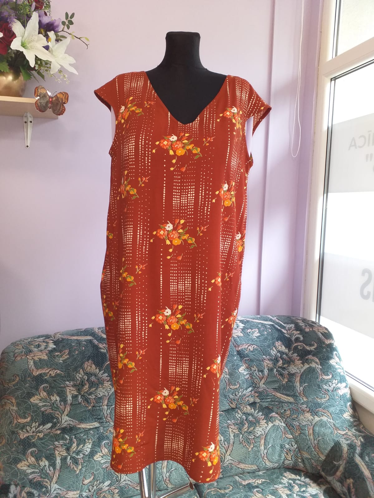 Izlaiduma kleitu šūšana, kāzu kleitas šūšana, uzvalku šūšana Rīgā, Šūšanas pakalpojumi Purvciemā, Purvciems, apģērba remonts Purvciemā,  šūšanas darbnīca, šūšana, apģērbu remonts, aizkaru šūšana