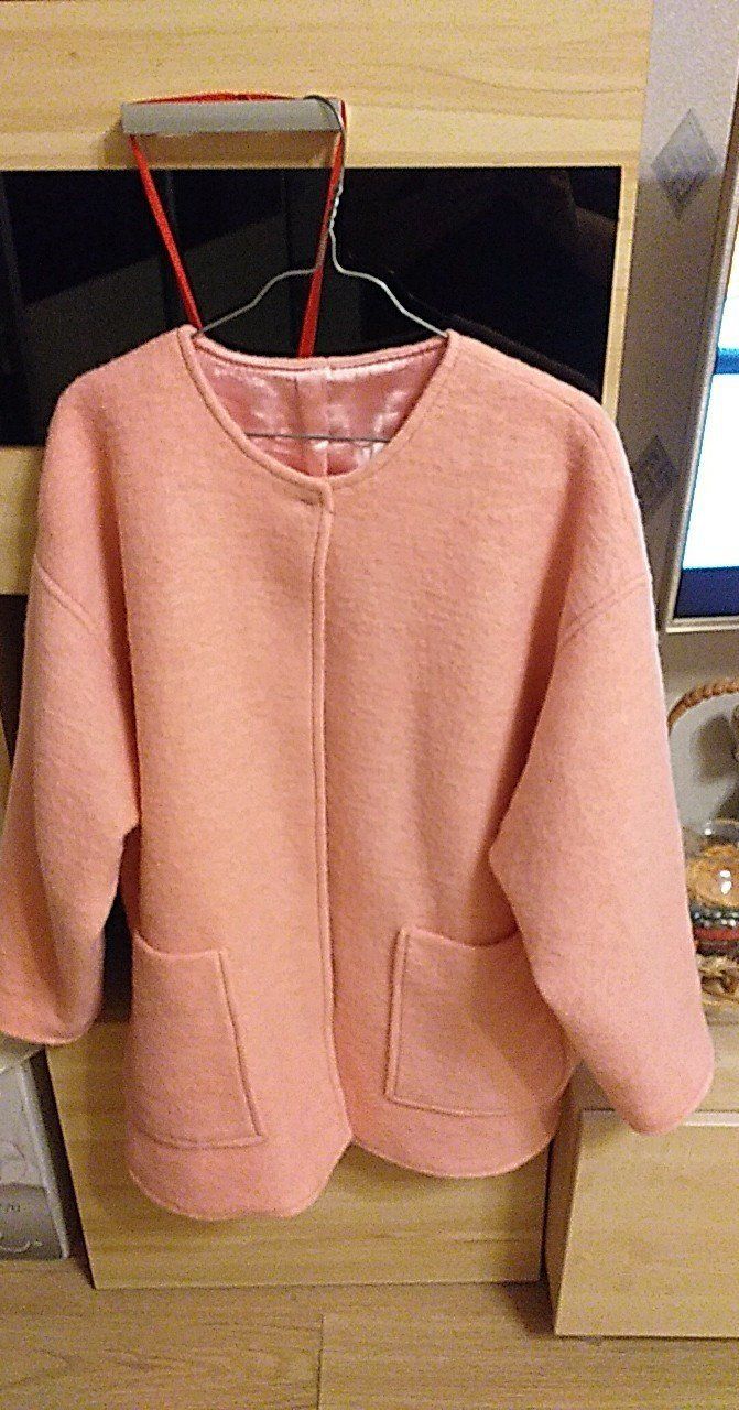 Rāvējslēdžu iešūšana, spiedpogu ielikšana, kvalitatīva šūšana, Šūšanas pakalpojumi Purvciemā, Purvciems, apģērba remonts Purvciemā,  šūšanas darbnīca, šūšana, apģērbu remonts, aizkaru šūšana