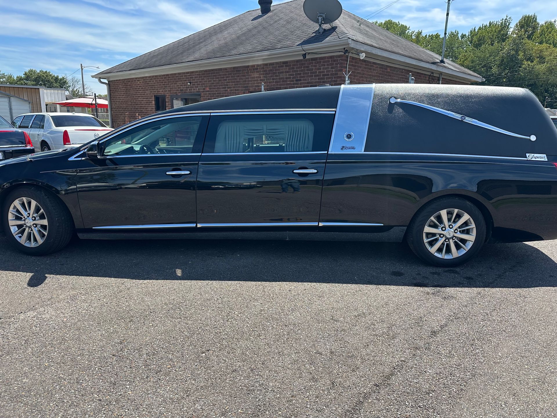 2016 Cadillac Crown-sovereign $50,000