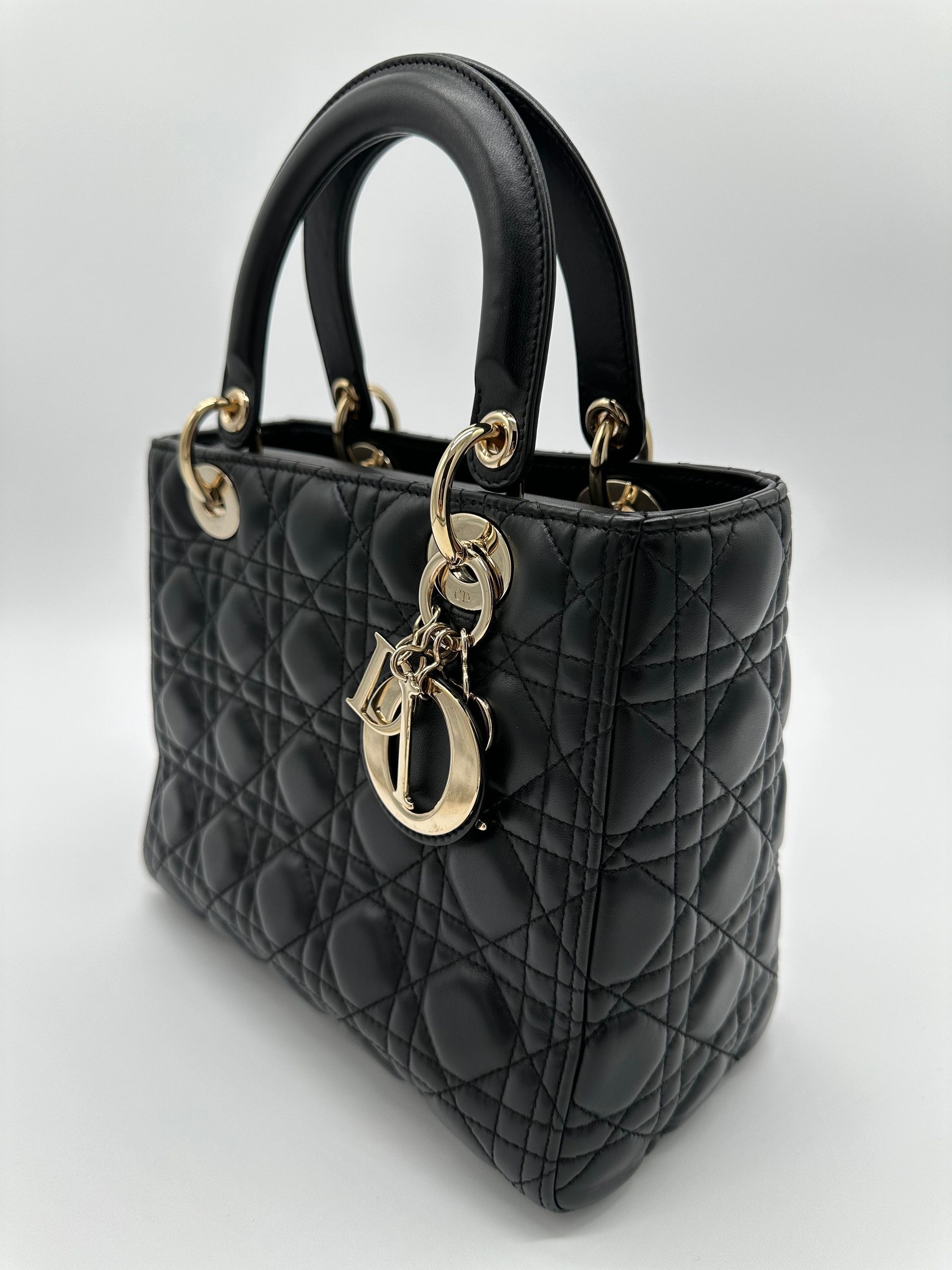 Christian Dior Lady Dior Cannage Medium (Black)