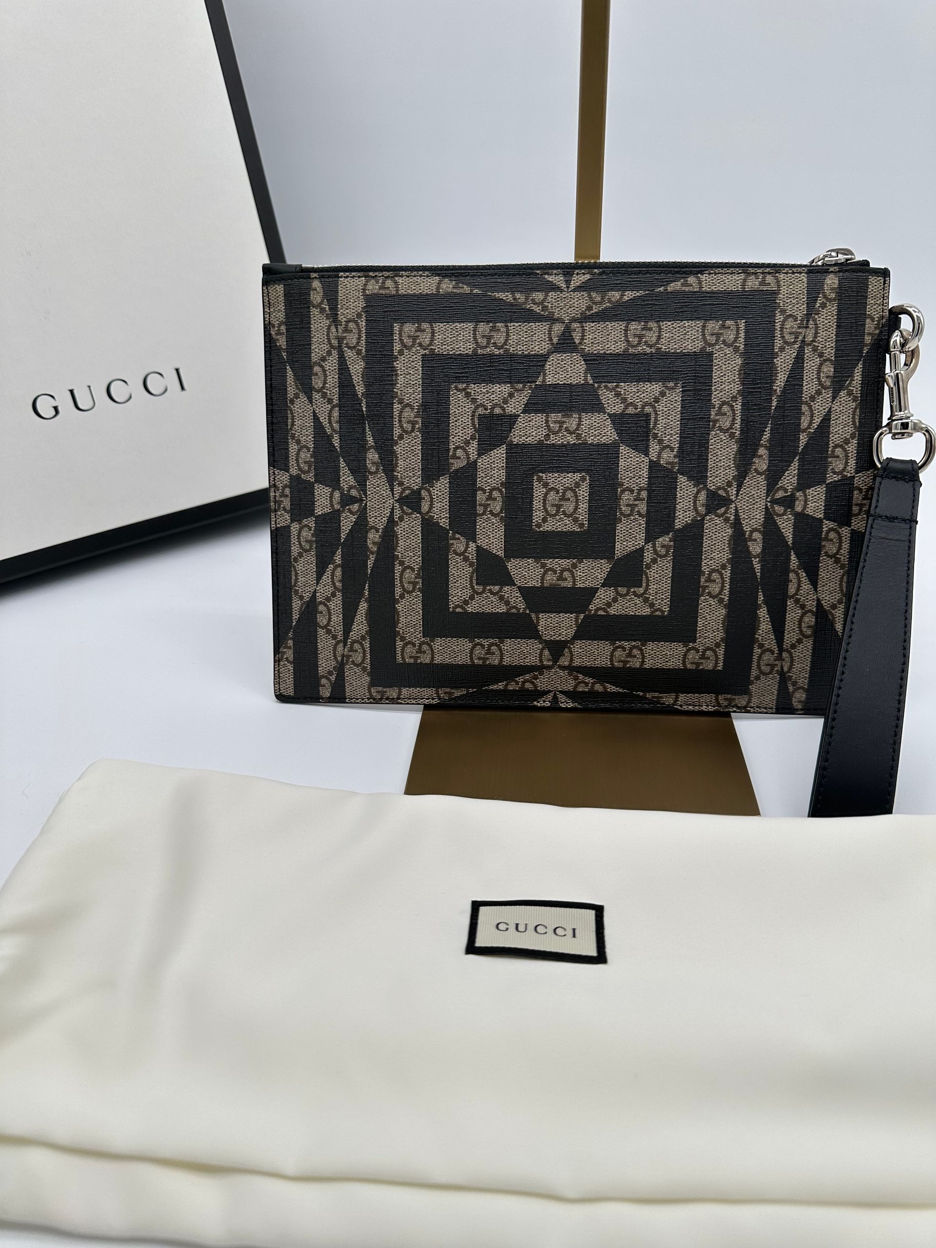 Gucci GG Supreme Caleido Pouch