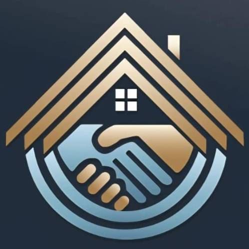 Apretón de manos dentro de una casa, color dorado y azul, que representa bienes raíces y acuerdos.