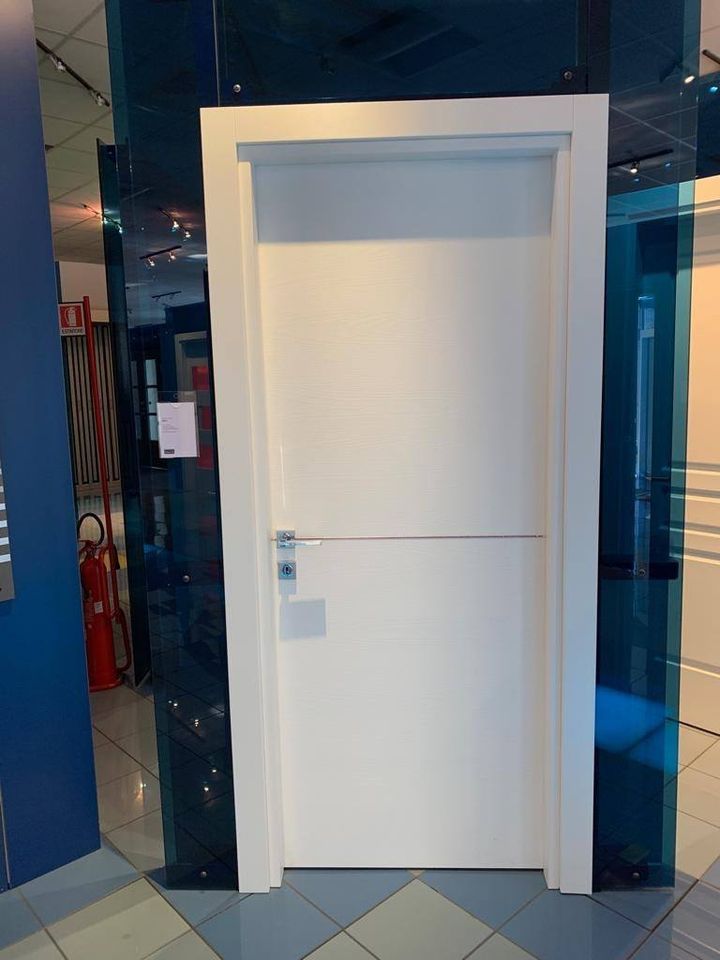 porta in legno a fasce