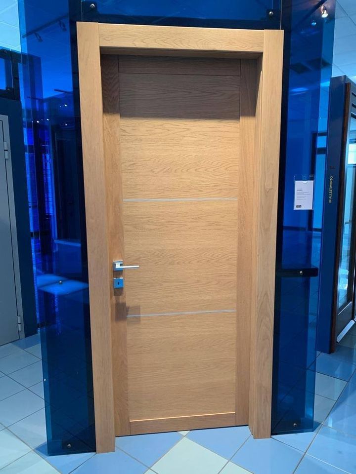 porta in legno chiaro
