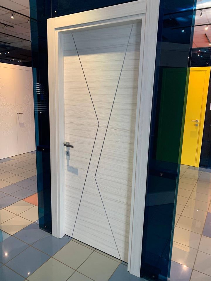 porta interna in legno laccata bianca