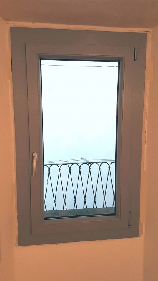 finestra bagno in PVC