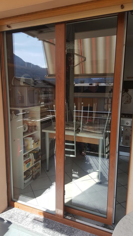 porta-finestra scorrevole in legno