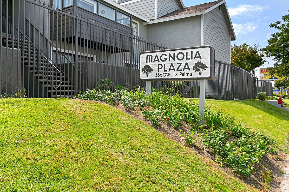 Magnolia Plaza property image of exterior sign