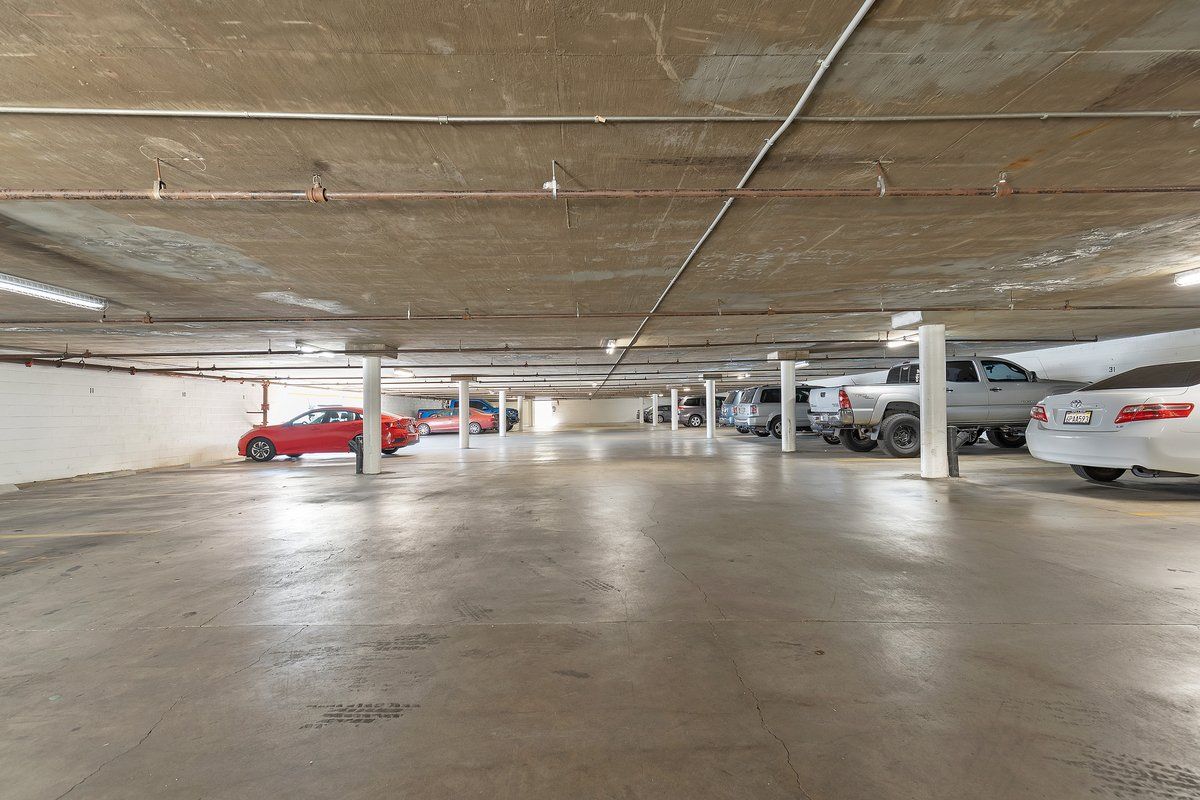 Windsor Gardens Apartments property photo of parking